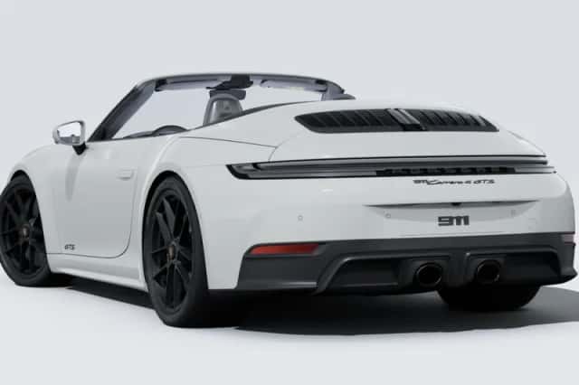 Porsche 911 (2025) thumbnail 3