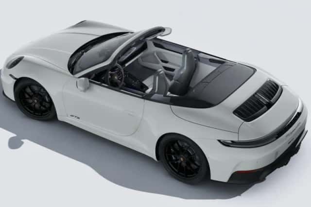 Porsche 911 (2025) thumbnail 4