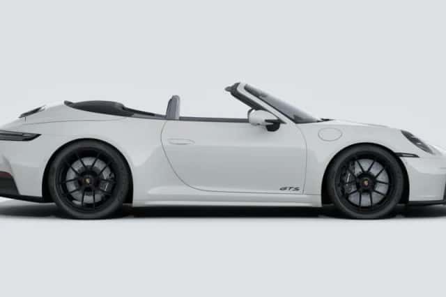 Porsche 911 (2025) thumbnail 6