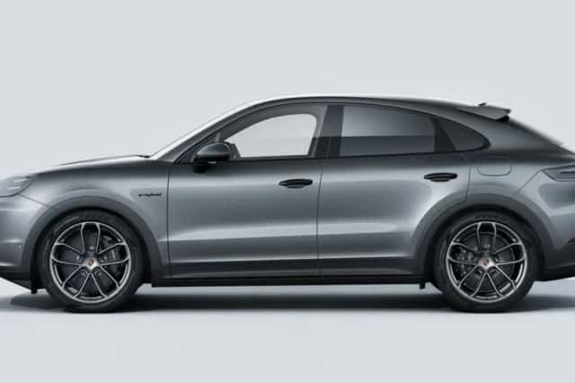 Porsche Cayenne (2025) thumbnail 2