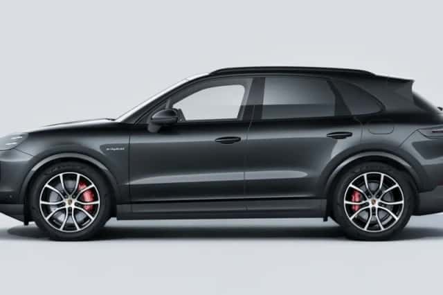 Porsche Cayenne (2025) thumbnail 2