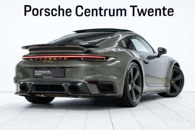 Porsche 911 (2025) thumbnail 3