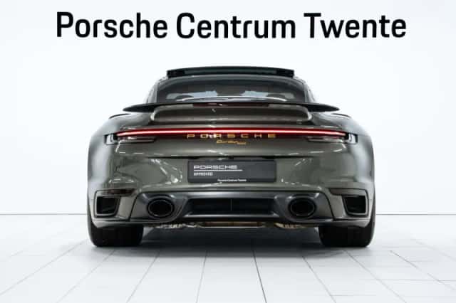 Porsche 911 (2025) thumbnail 4