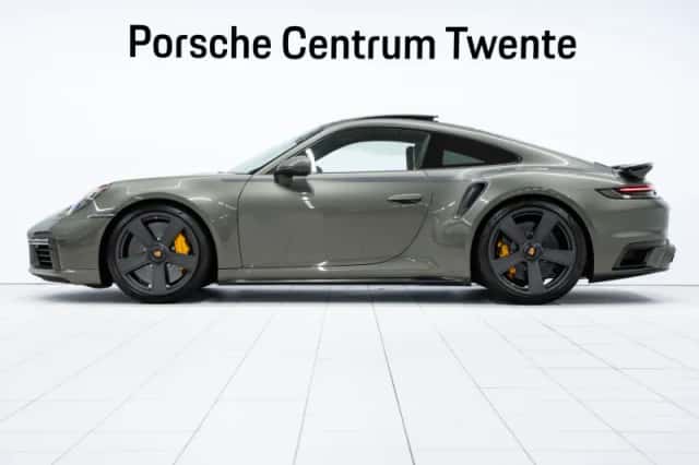 Porsche 911 (2025) thumbnail 5