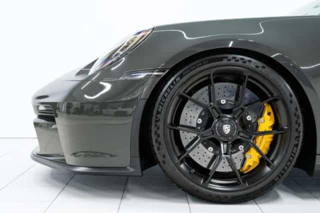 Porsche 911 (2022) thumbnail 6