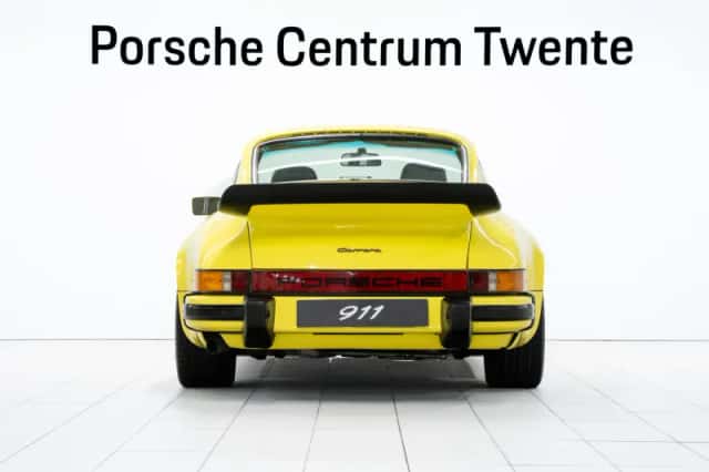 Porsche 911 (1975) thumbnail 4