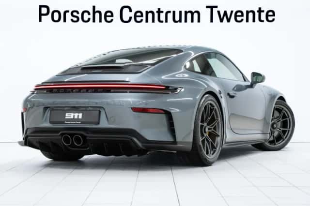 Porsche 911 (2026) thumbnail 3