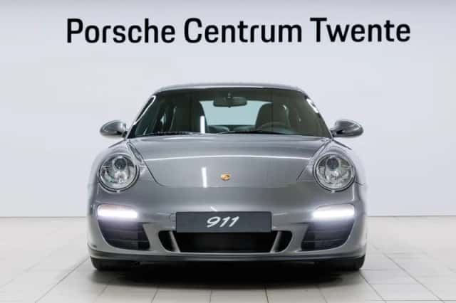 Porsche 911 (2011) thumbnail 2
