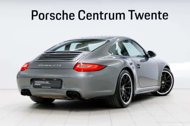 Porsche 911 (2011) thumbnail 3
