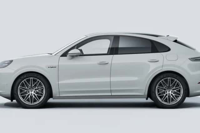 Porsche Cayenne (2025) thumbnail 2