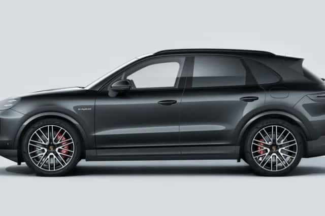 Porsche Cayenne (2025) thumbnail 2