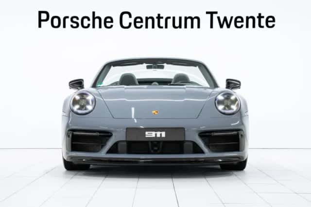 Porsche 911 (2023) thumbnail 2