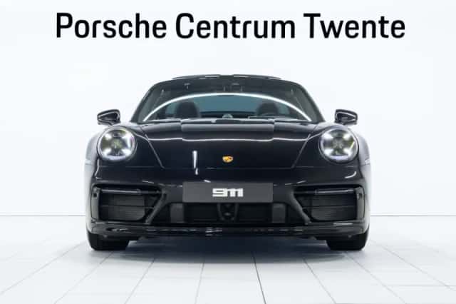 Porsche 911 (2023) thumbnail 2