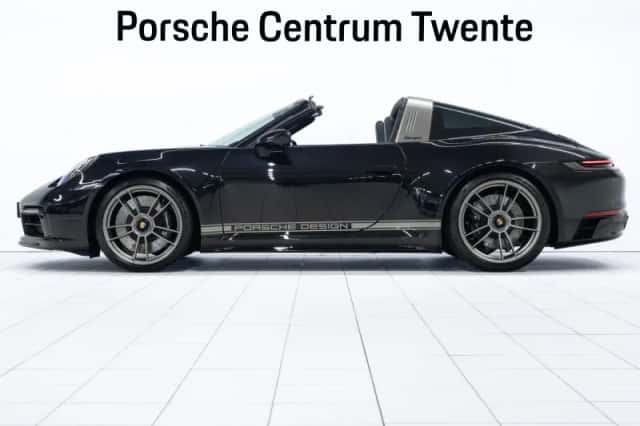 Porsche 911 (2023) thumbnail 5
