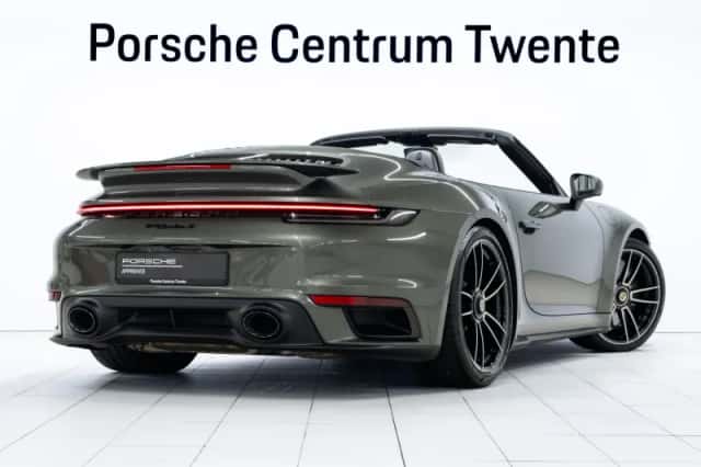 Porsche 911 (2020) thumbnail 3
