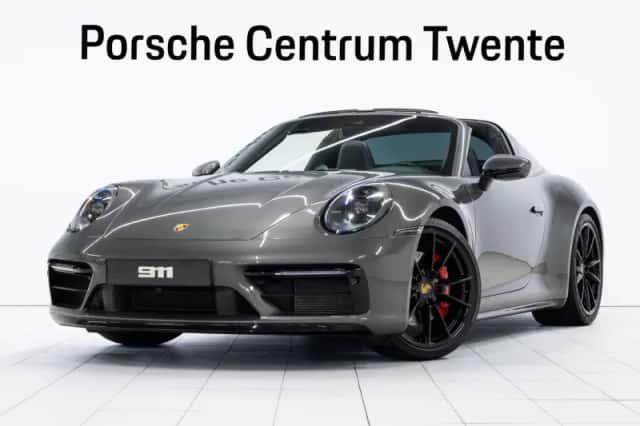 Porsche 911 (2022) thumbnail 1