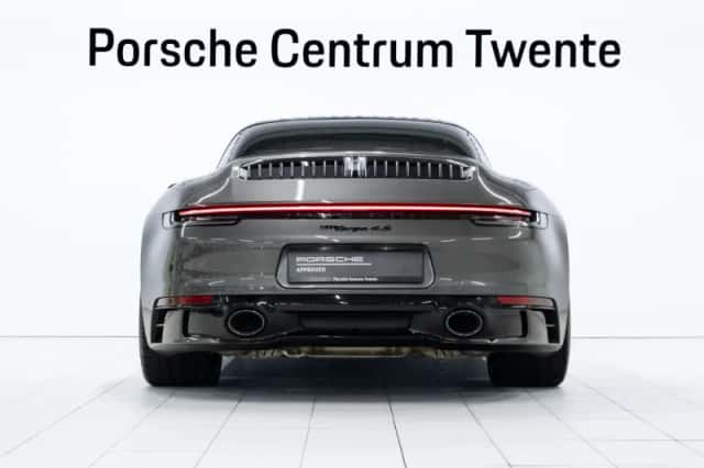 Porsche 911 (2022) thumbnail 4