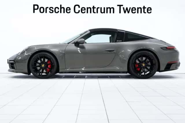 Porsche 911 (2022) thumbnail 6