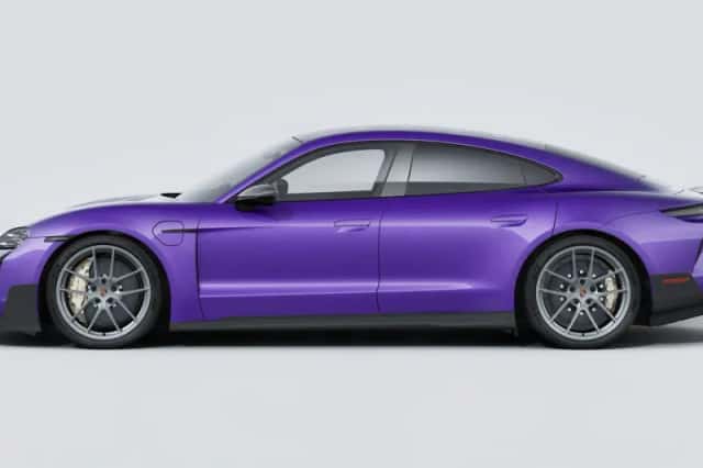 Porsche Taycan (2024) thumbnail 2