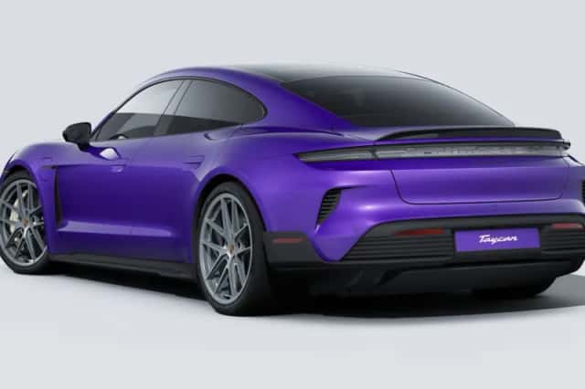 Porsche Taycan (2024) thumbnail 3