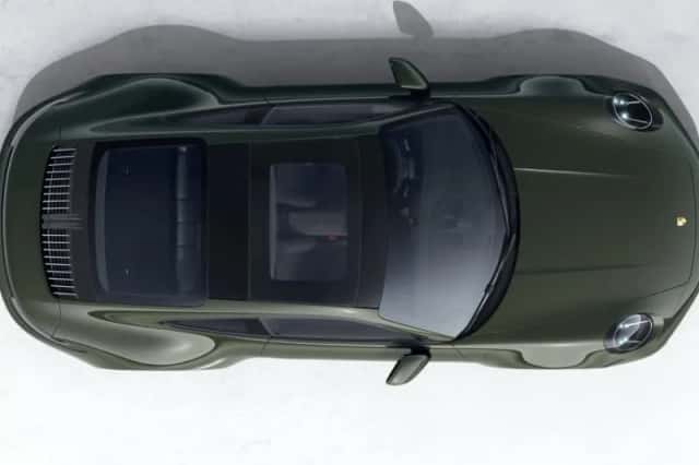 Porsche 911 (2024) thumbnail 4