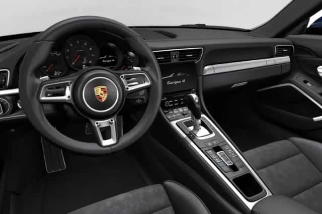 Porsche 911 (2016) thumbnail 4