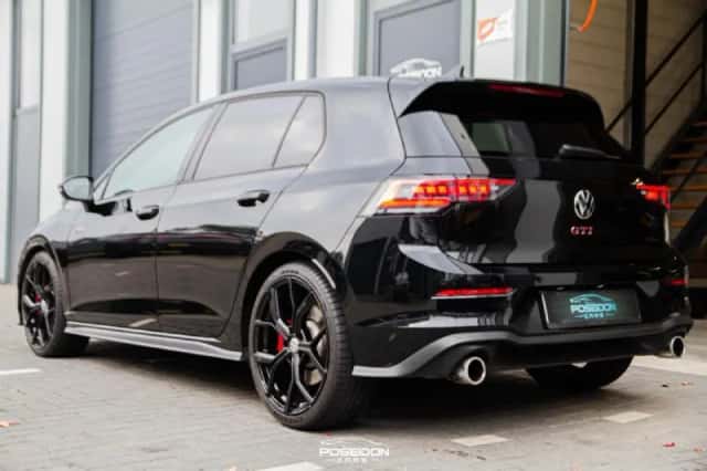 Volkswagen Golf (2024) thumbnail 4