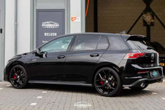 Volkswagen Golf (2024) thumbnail 6
