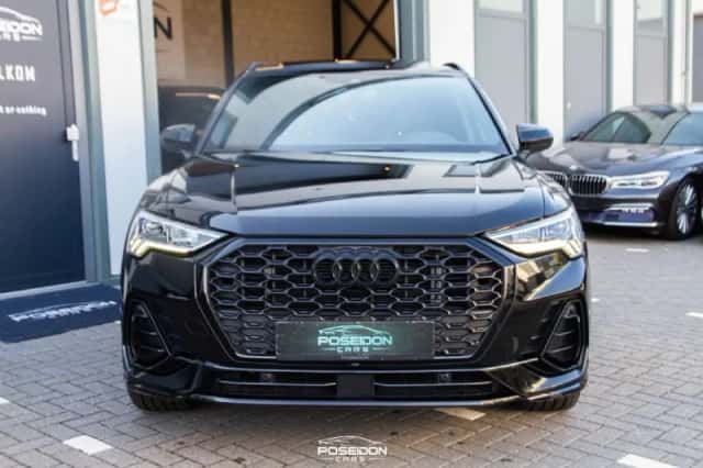 Audi Q3 (2022) thumbnail 2
