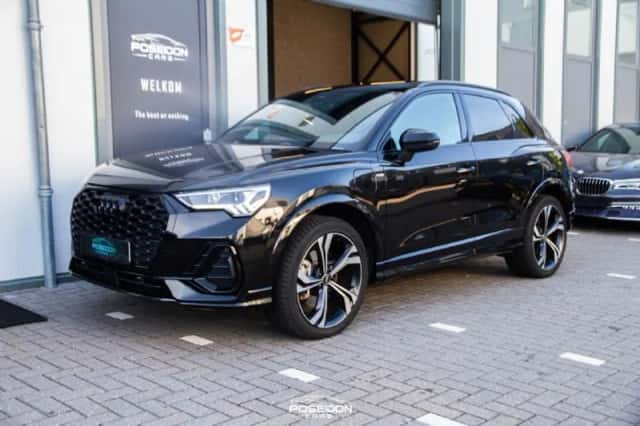 Audi Q3 (2022) thumbnail 3