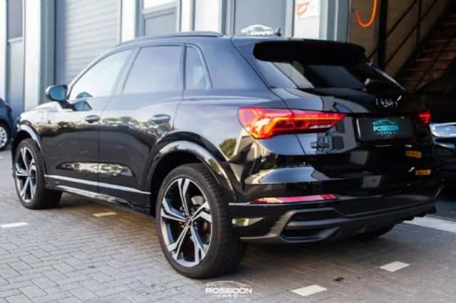 Audi Q3 (2022) thumbnail 4