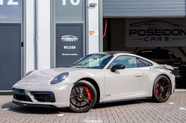 Porsche 911 (2023) thumbnail 1