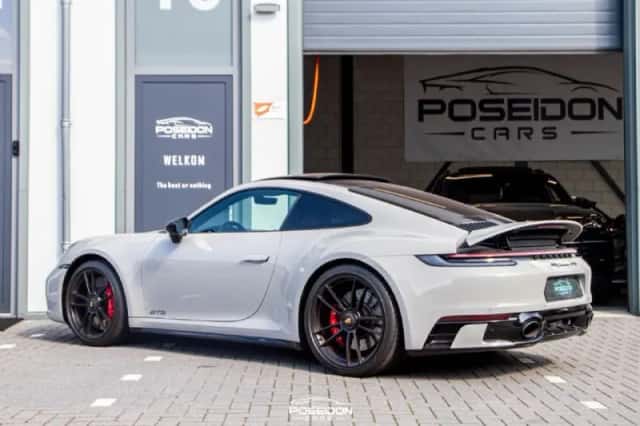 Porsche 911 (2023) thumbnail 6