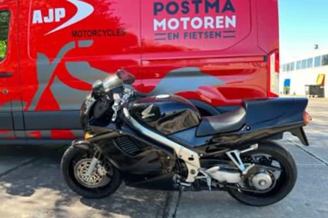 Honda VFR (1995) thumbnail 2