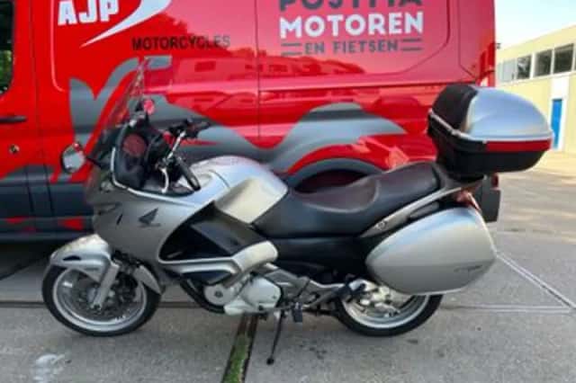 Honda NT (2009) thumbnail 3