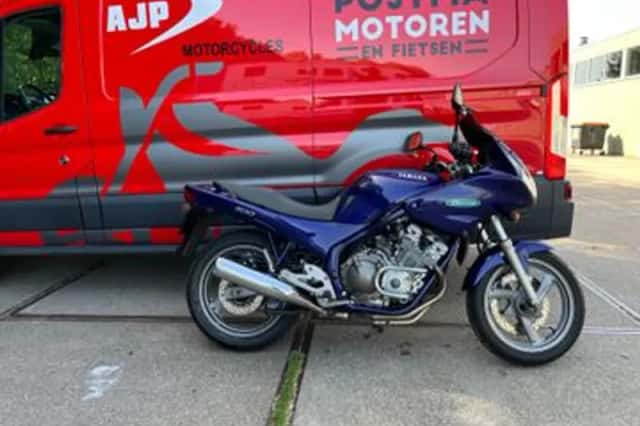 YAMAHA XJ (1994) thumbnail 1