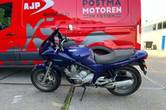 YAMAHA XJ (1994) thumbnail 3