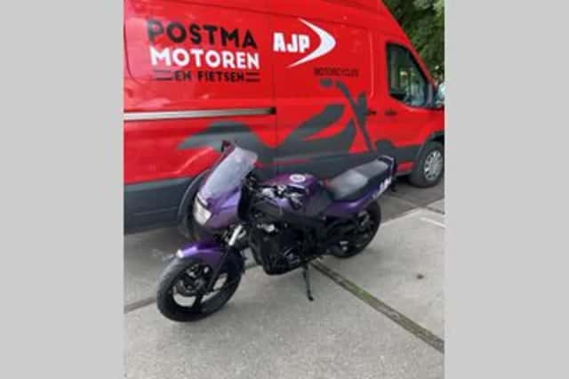 Suzuki GS (1996) thumbnail 4