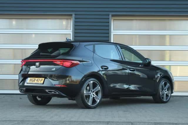 SEAT Leon (2025) thumbnail 2
