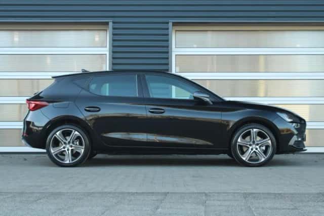 SEAT Leon (2025) thumbnail 3