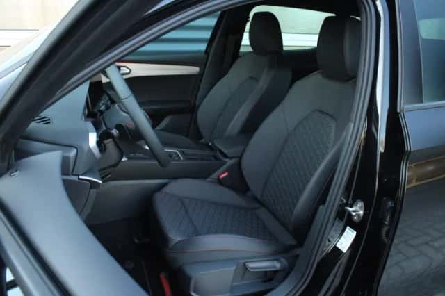 SEAT Leon (2025) thumbnail 4
