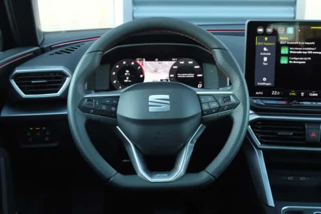 SEAT Leon (2025) thumbnail 34