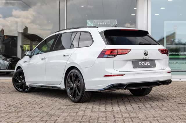 Volkswagen Golf (2024) thumbnail 11