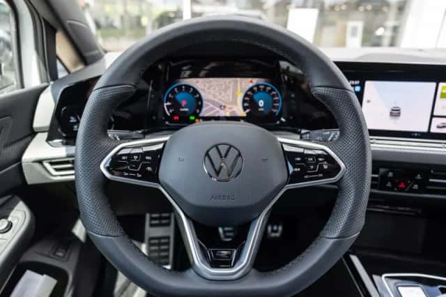 Volkswagen Golf (2024) thumbnail 20
