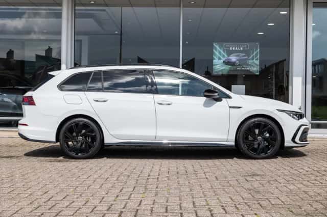 Volkswagen Golf (2024) thumbnail 3