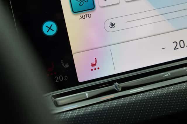 Volkswagen Golf (2024) thumbnail 25