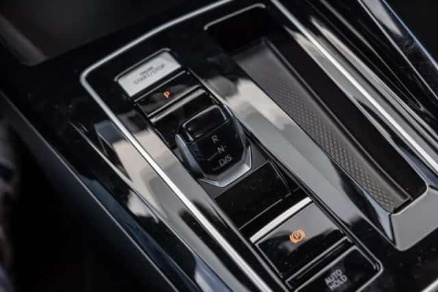 Volkswagen Golf (2024) thumbnail 26