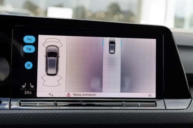 Volkswagen Golf (2024) thumbnail 36