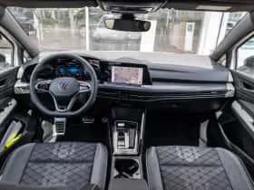 Volkswagen Golf (2024) thumbnail 5
