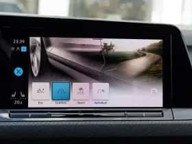 Volkswagen Golf (2024) thumbnail 42